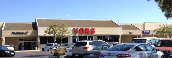 Vons Store Front Picture at 6155 El Cajon Blvd in San Diego CA