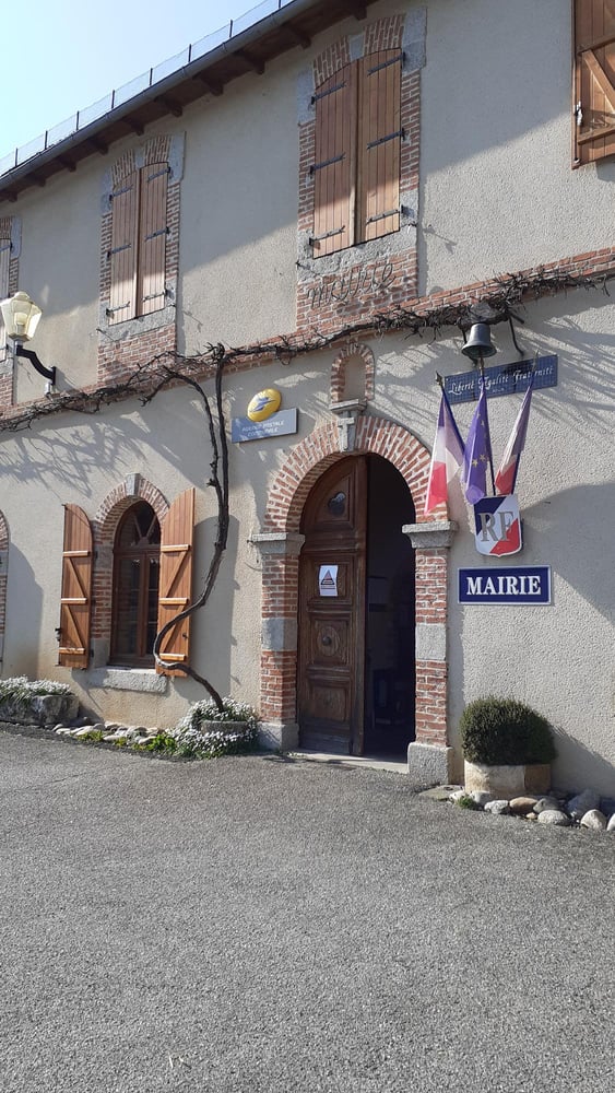 Photo du point La Poste Agence Communale LEYNHAC Mairie