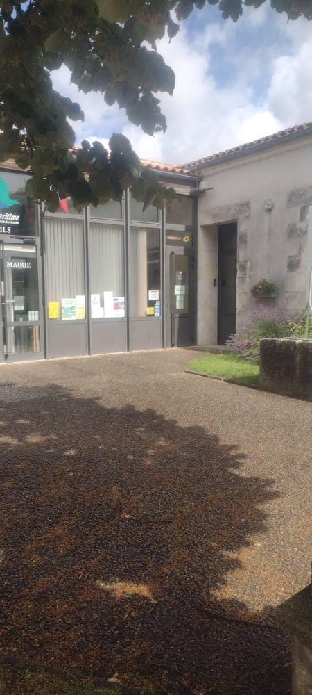 Photo du point La Poste Agence Communale MONTILS Mairie