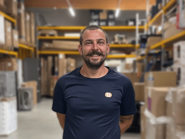 Jérémy, équipier stock chez Boulanger Chambéry.