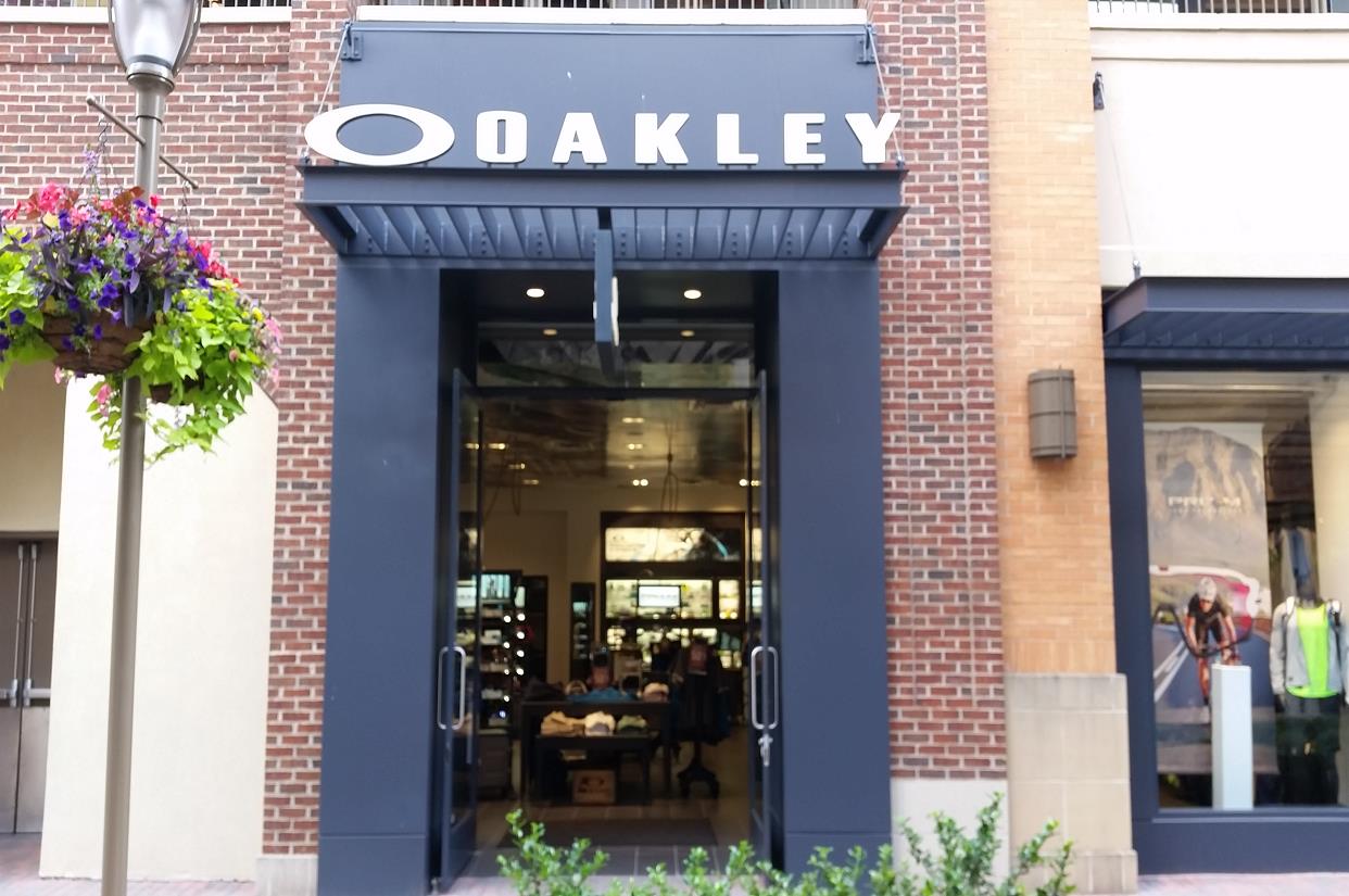 Oakley Store in 11800 W Broad Street 