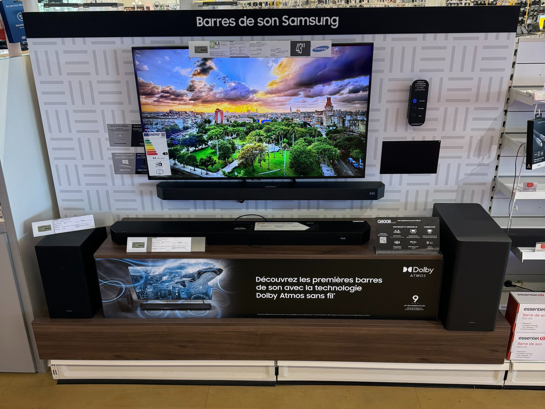 Téléviseur et Barre de son Samsung