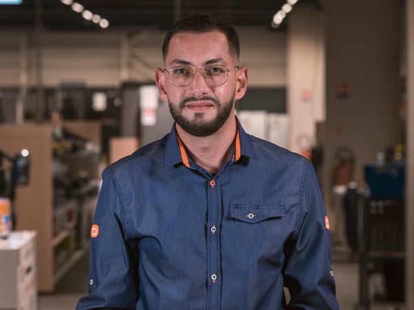 Sid Ali vendeur multimédia du magasin Boulanger Toulouse Colomiers