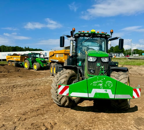 Transports de terre avec tracteurs et remorques