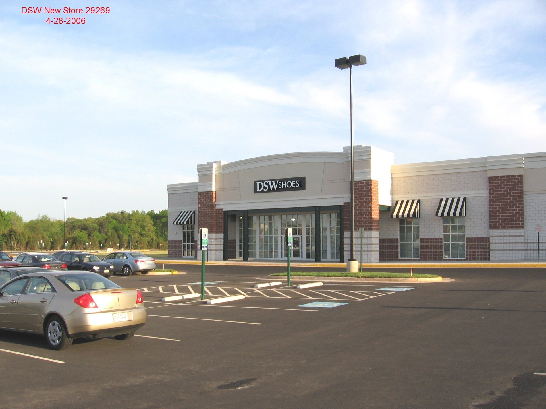 nearby dsw shoe store