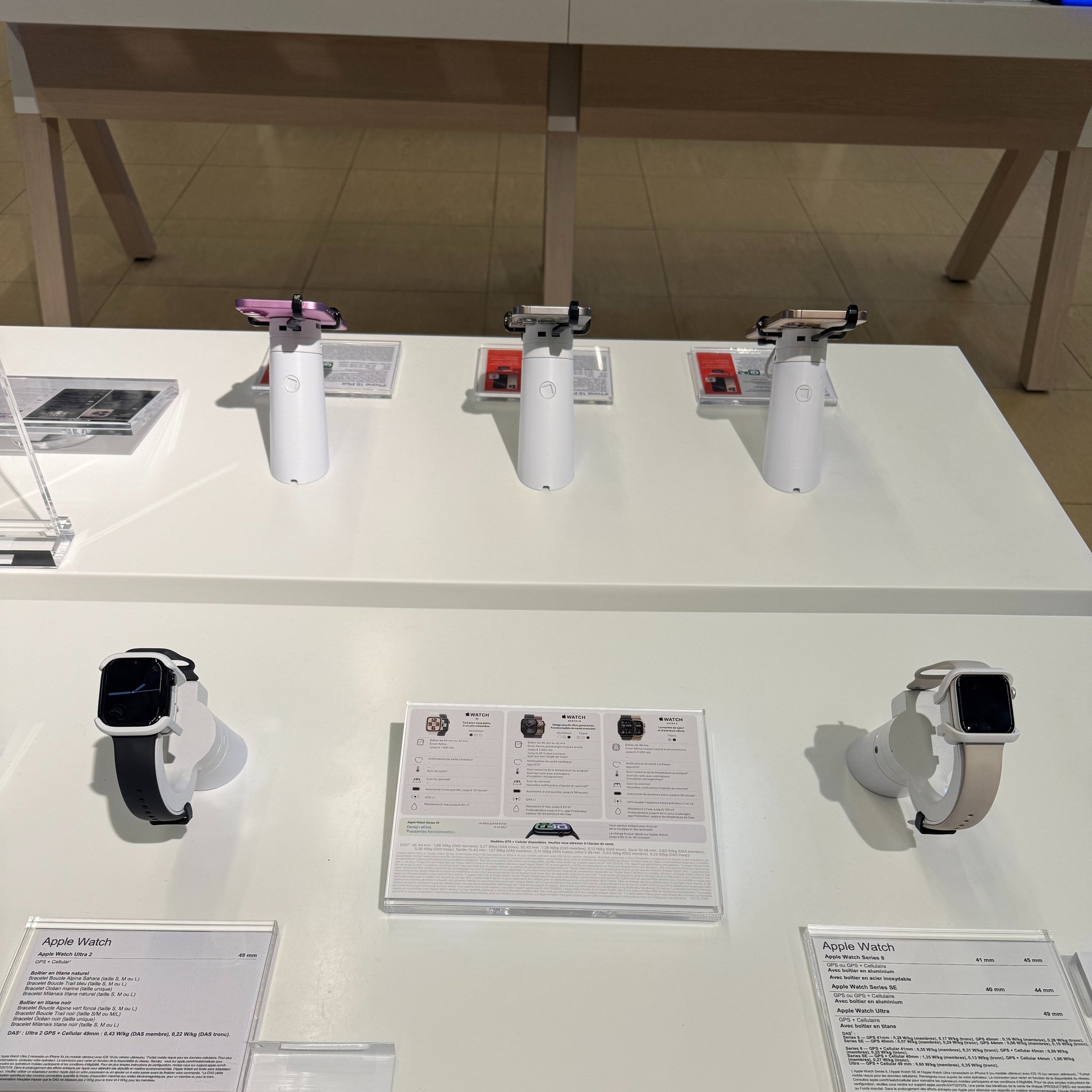 Retrouvez en démonstration l'Apple Watch Série 10 en 45mm et l'Apple Watch SE en 40mm dans votre magasin  Boulanger Bourges - Saint-Doulchard
