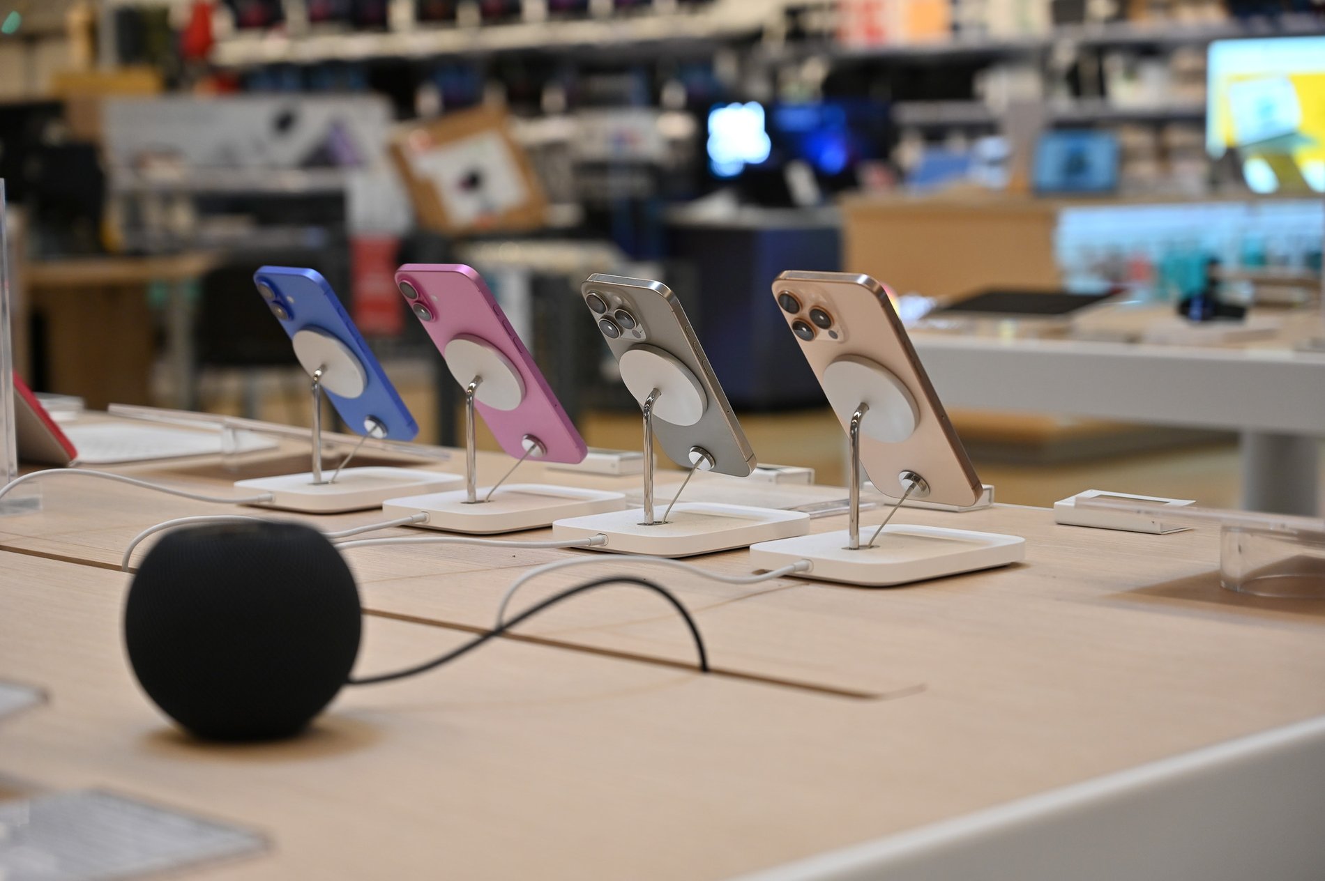 Homepod et iPhone 16 / 16 Plus chez Boulanger Toulon - La Garde