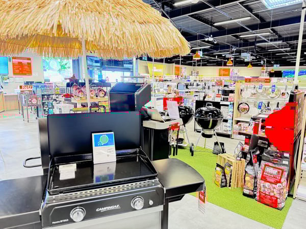 Notre sélection de barbecues pour transformer chaque repas en un moment convivial en plein air. Nos barbecues, disponibles en modèles gaz, charbon, électrique et pellet, répondent à tous les besoins. weber, campingaz ou essentiel b dans votre magasin boulanger vichy.
